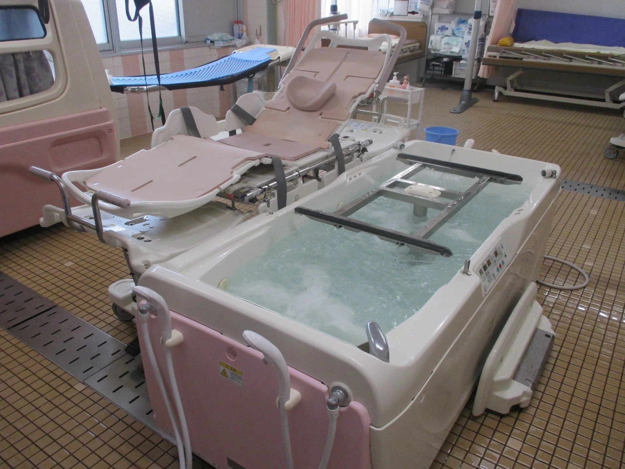 特殊浴槽（歩行が困難な方のお風呂）